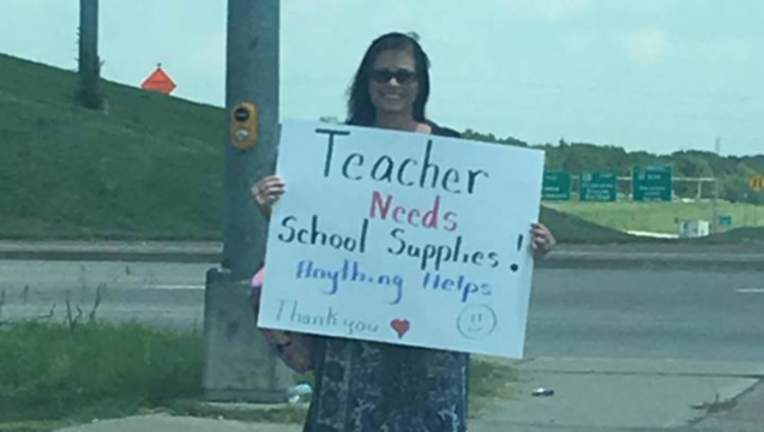 23e0f187-Teacher Teresa Danks is begging for school supplies in Oklahoma