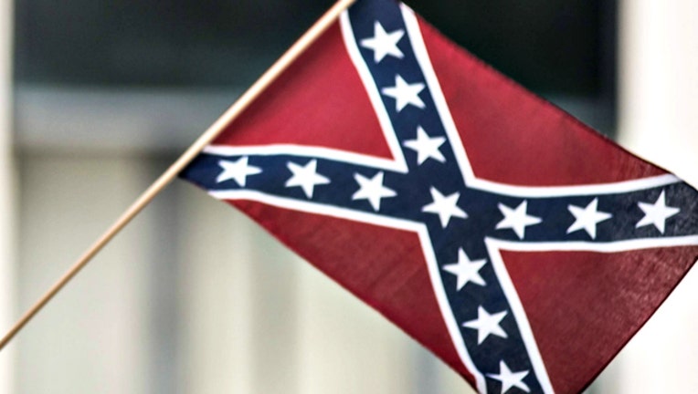 297752d0-GETTY confederate flag_1562804644857.jpg.jpg