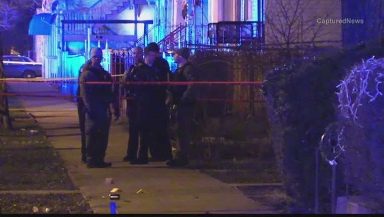 2adce1c7-Chicago_Police_fatally_shoot_2_people_in_0_20151227032508