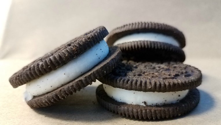 2f1bf8b5-Oreos image by Melinda Tichelaar