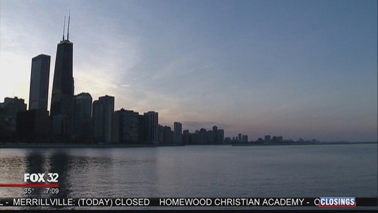 3189533c-CHICAGO-SHORELINE-LAKE-SKYLINE