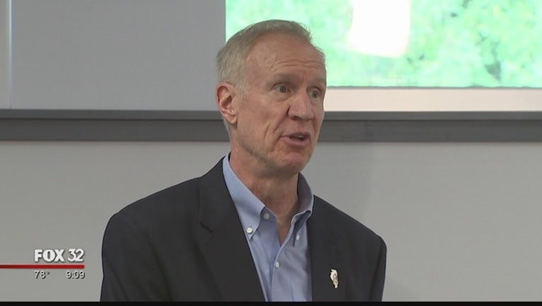 Rauner_hesitates_to_call_Virginia_violen_0_20170815024605