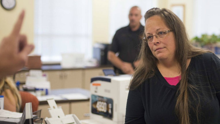 3f819ee0-GETTY kim davis_1512595371384.jpg