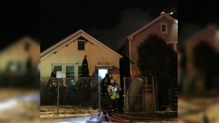 48c6c0a9-back-of-the-yards-fire_1514379455290.jpg
