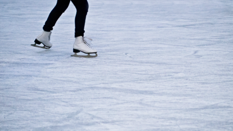 49a2006f-ice-skating-skates_1480342191372.png