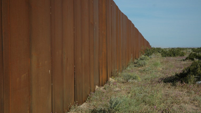 4b412f69-border wall_1490147739818.jpg