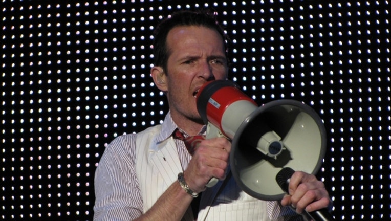 4f1679ed-scott-weiland_1449233144268.jpg