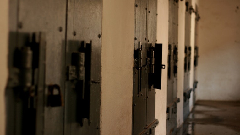 52d2d595-solitary-confinement-jail_1461516344352.jpg