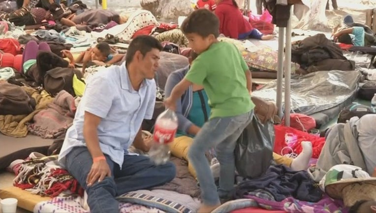 M-SAT CARAVAN IN TIJUANA_KTVU8f6e_146.mxf_00.00.10.26_1542999892300.png-405538.jpg