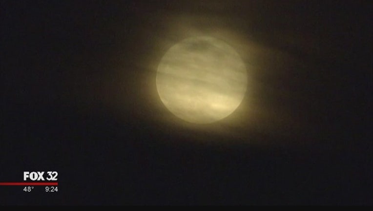 53cd5ece-Brightest_moon_in_almost_69_years_lights_0_20161115034659