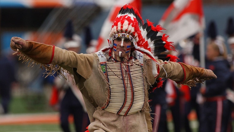 54ffb8b0-GETTY-Chief-illiniwek_1543598612733.jpg