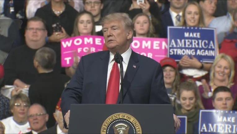 5918e0b5-Trump at rally in Moon Township, Pennsylvania