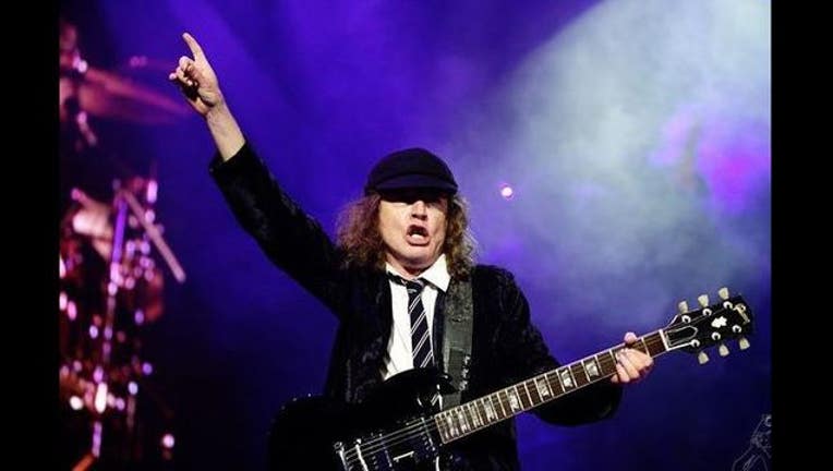 612ac2d7-acdc-bon-scott