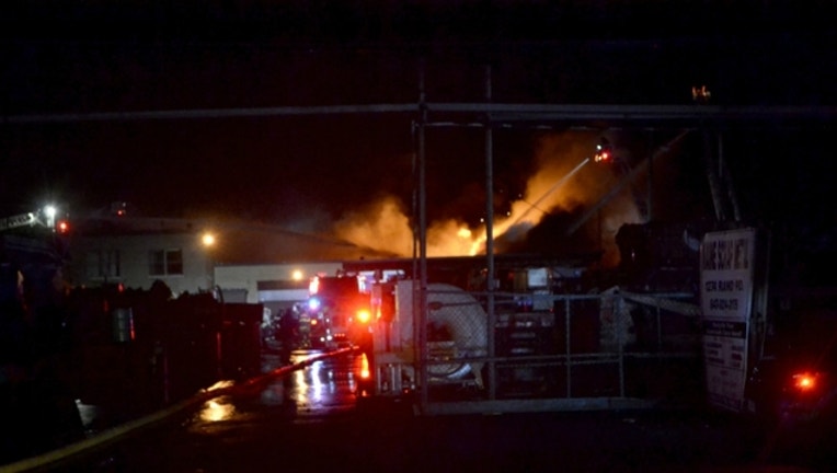61692ce5-DES-PLAINES-recycling-plant-fire_1515671922539.jpg