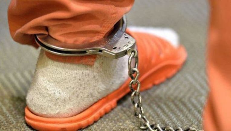 prisoner-prison-jail-foot.jpg