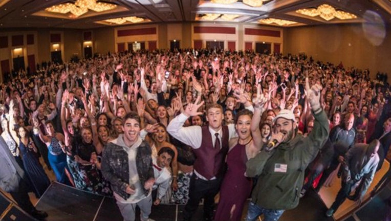 The Chainsmokers crashed Huntley High School's prom at a hotel in Rosemont