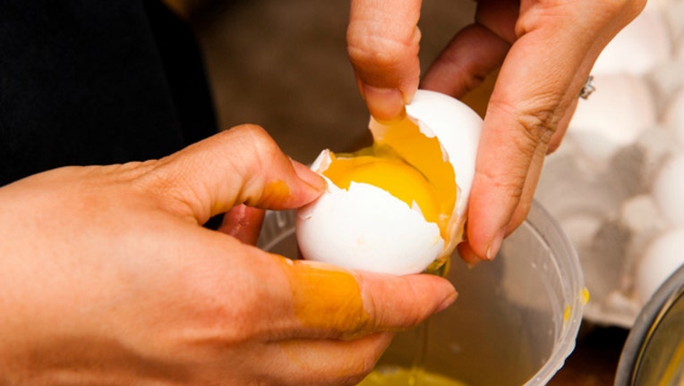 6b34f734-eggs-cracked-salmonella-egg_1475598599428.jpg