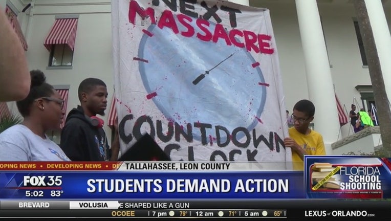 6bc52227-Florida_shooting_survivors_in_Capitol__d_0_20180221224103-402429