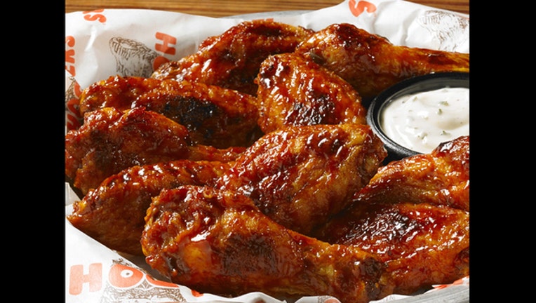 WCPO_Hooters_chicken_wings_1466174054059_40535910_ver1.0_640_480_1469803345604-404959.jpg