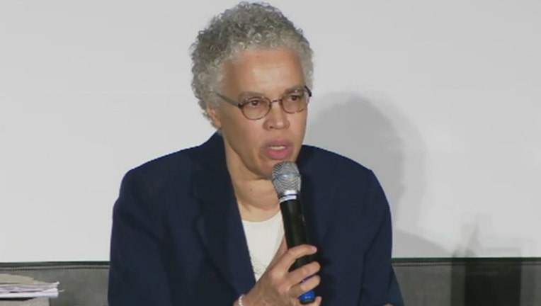 6ea43caa-preckwinkle.jpg