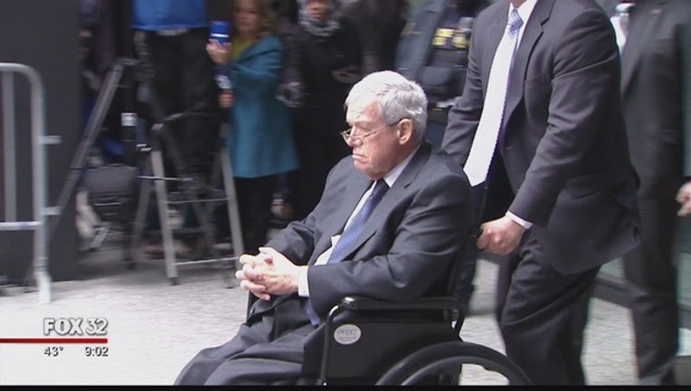 Dennis_Hastert_sentenced_to_15_months_in_0_20160428024800