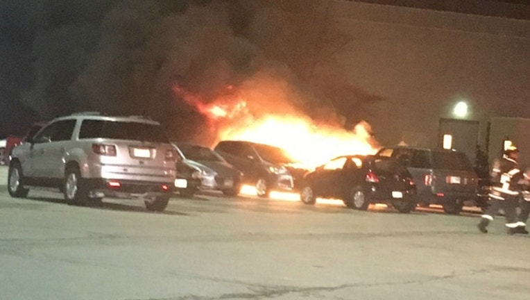 Car-fire-Orland-Park-Mall-final_1519315452933.jpg