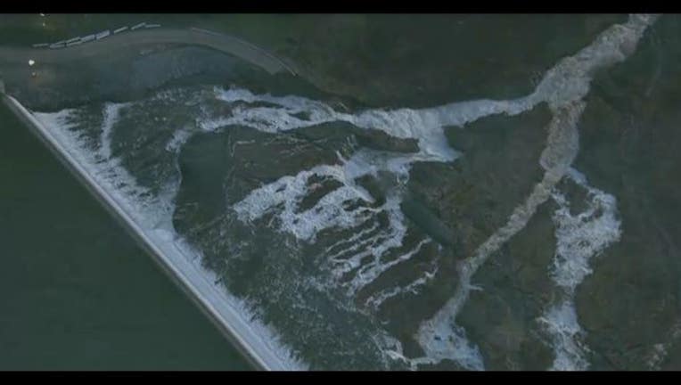 8c362b12-Oroville Dam