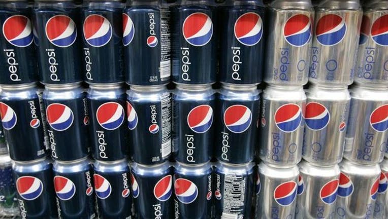 8d7e22f0-pepsi-diet-pop-cans