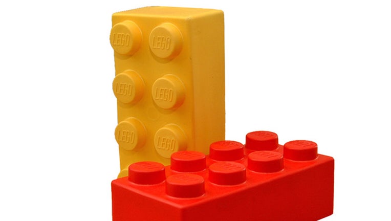 90a2c37f-legos_1499340375538-402970.jpg