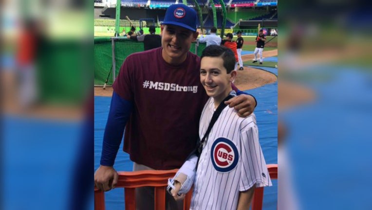 980f543e-Anthony Rizzo and Parkland shooting survivor Ben Wikander