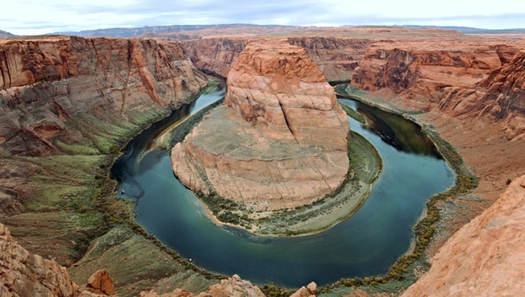 9d4f43bb-Horseshoe bend photo by Brent Myers via Flickr