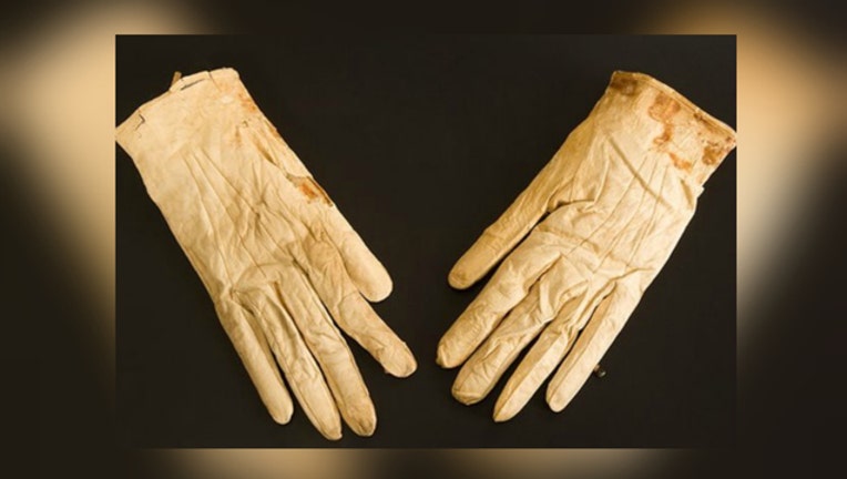Abraham Lincoln's gloves (image courtesy Lincoln Museum)