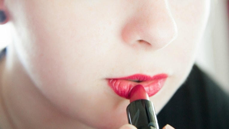 lipstick-herpes_1509457041260.jpg