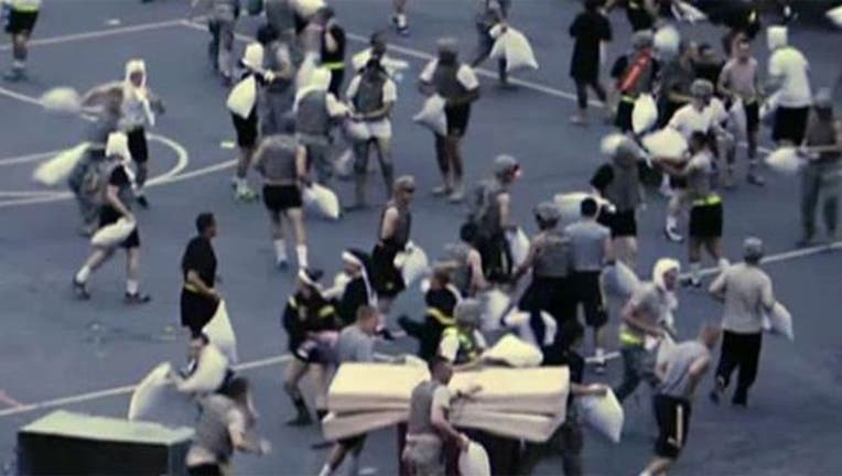 a6a916a2-pillow-fight-west-point_1441466572266.jpg