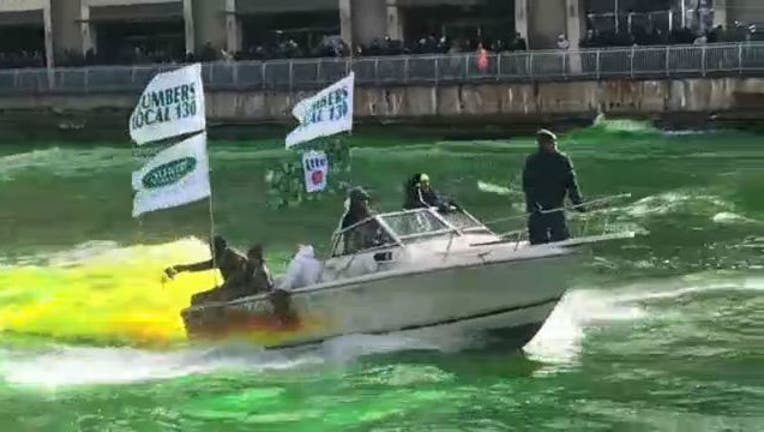 ad37ca50-Chicago_River_goes_green_for_St__Patrick_0_20170311171808