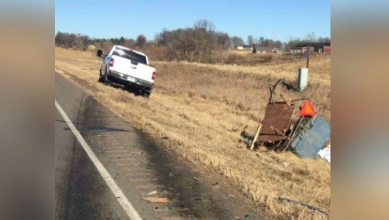b58a4f6a-Deadly buggy crash in Minnesota