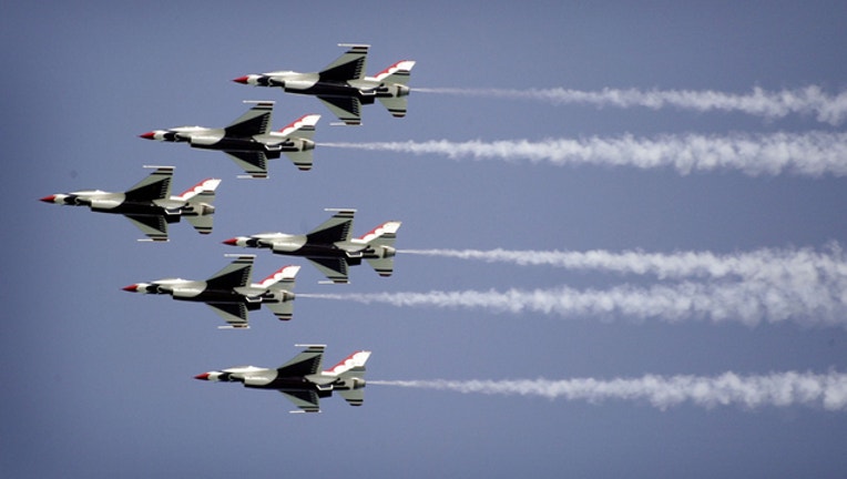 b81e9bdc-GETTY-Chicago-air-and-water-show_1534519582657.jpg