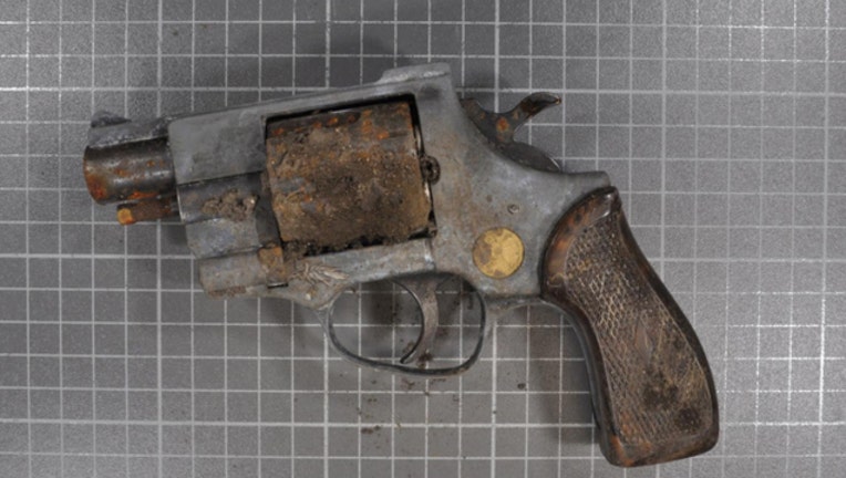 c1ceefc7-gun found_1541641421898.jpg.jpg