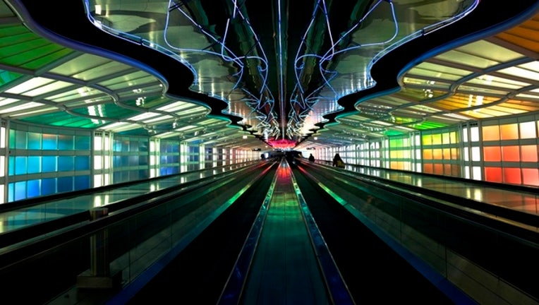 c6a02c1e-ohare-moving-walkway_1442851336636.jpg