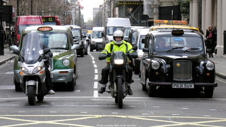 c87de7bc-London traffic photo courtesy Mike Knell via Flickr