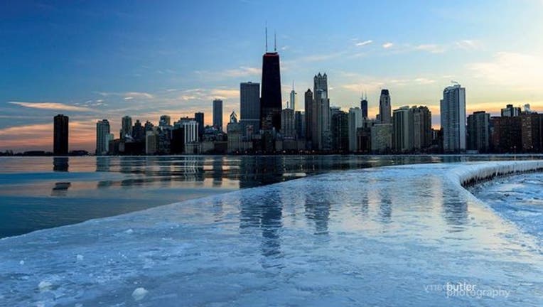 c880d11a-frozen-chicago-weather-snow_1481728880476.jpg