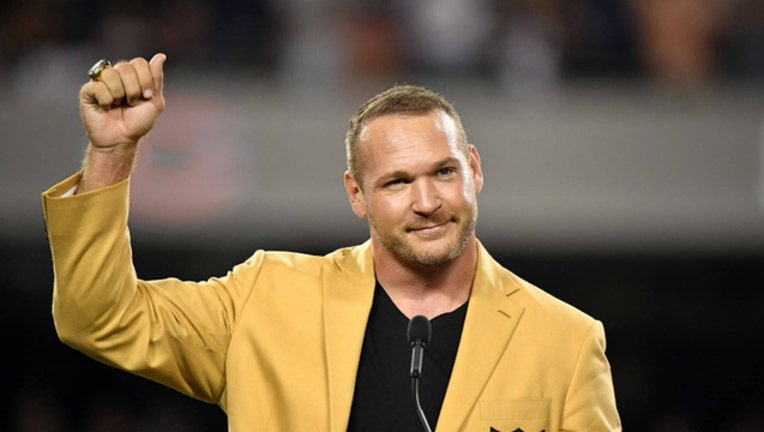 ca74001c-GETTY brian urlacher_1537243652602.jpg.jpg