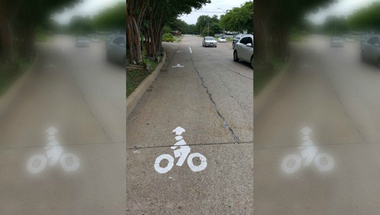 d0b94eb4-The Dallas Transformation Department is making its own bike lanes around the city to draw attention to bicycle safety