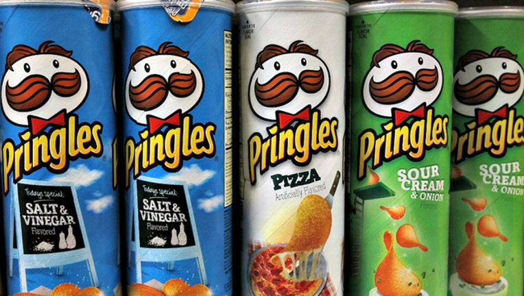 Woman shot after performing sex act for $5 and some Pringles, officials say