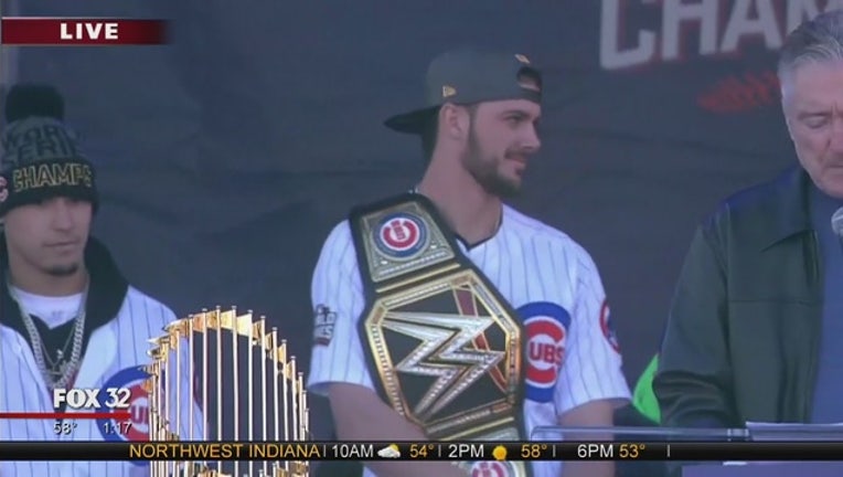 Cubs' Kris Bryant gets married surrounded by family, teammates