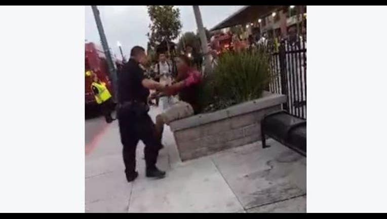 Stockton police officer struggles with teen at bus stop-407068