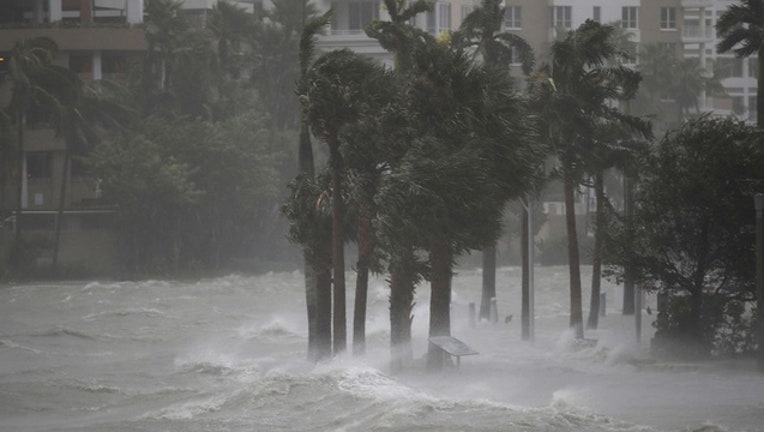 dde28d98-Getty Images Miami Irma Sunday Sept 10-402429