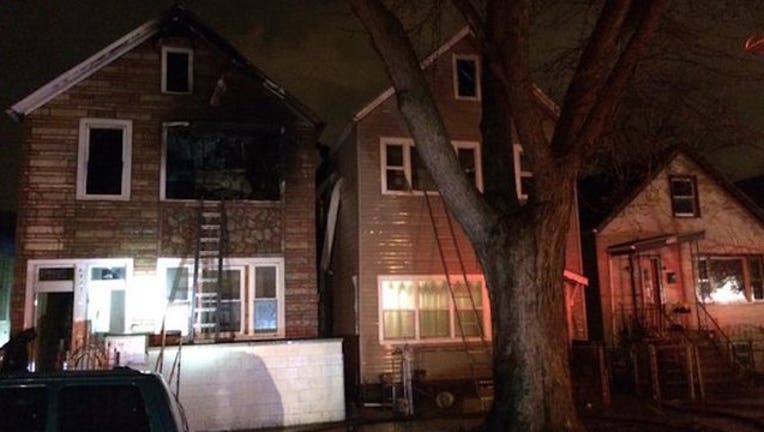 e0a971b5-back-yards-fire_1460299695234.jpg