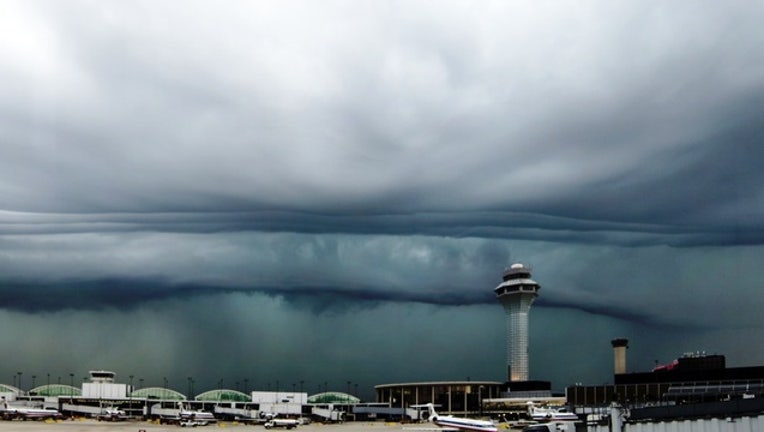 e1e53034-ohare-storms_1458055694102.jpg