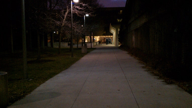 uic-campus-night